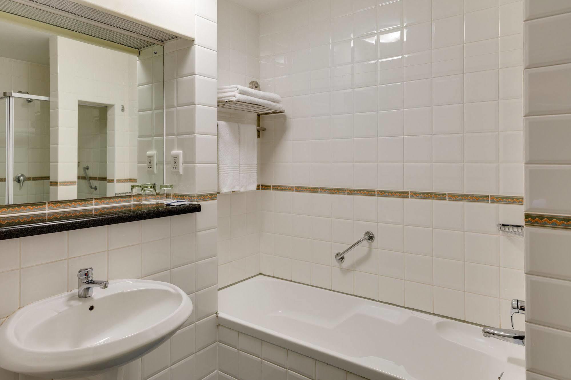 Protea Hotel By Marriott Karridene Beach Amanzimtoti Exterior photo